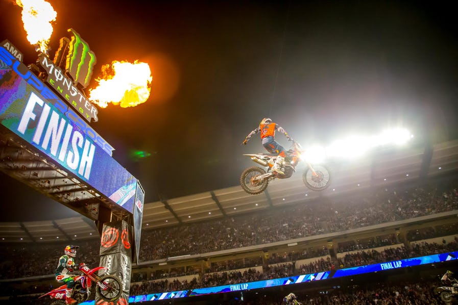 世界一のモトクロスレースって何だ 更新頻度は低いです