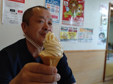 DSC_0053~3_copy_3699x2773
