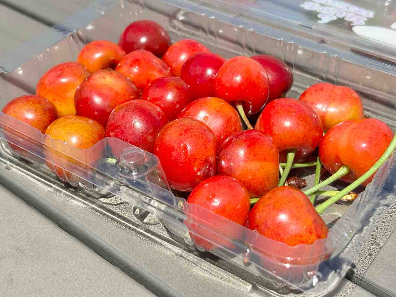 南アルプス市の「道の駅しらね農産物直売所」にて 8 : 食材調達人