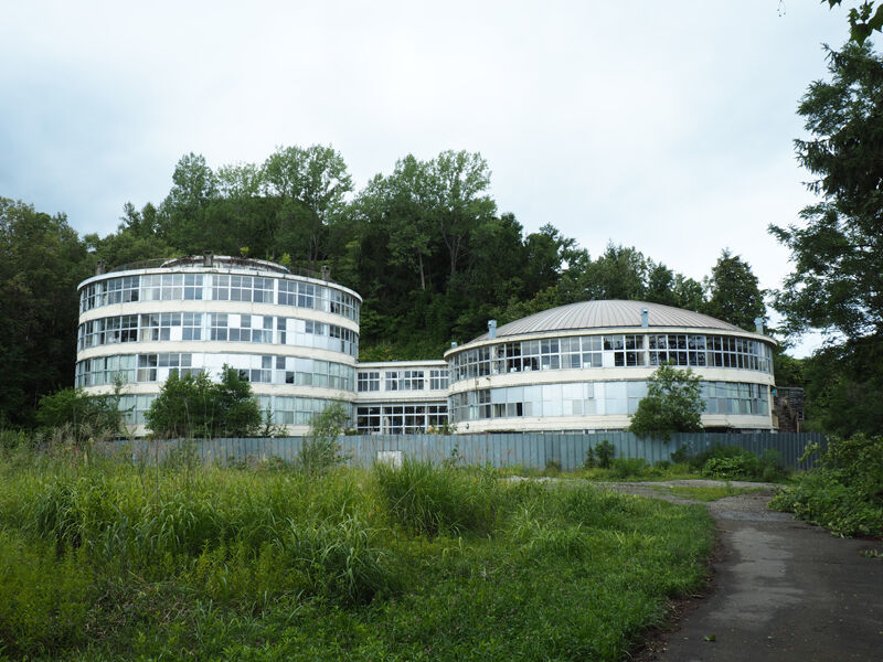 廃墟 小樽にもあった円形校舎 旧石山中学校 北海道よりみち話 北海道の果てまで行ってみよう