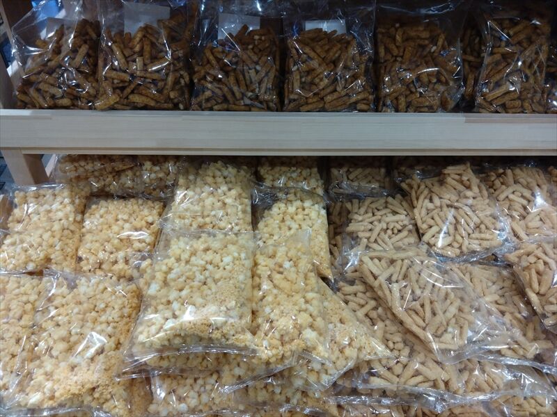 スイーツ】工場直売の煎餅のアウトレット！新店舗では老舗牧場のソフト