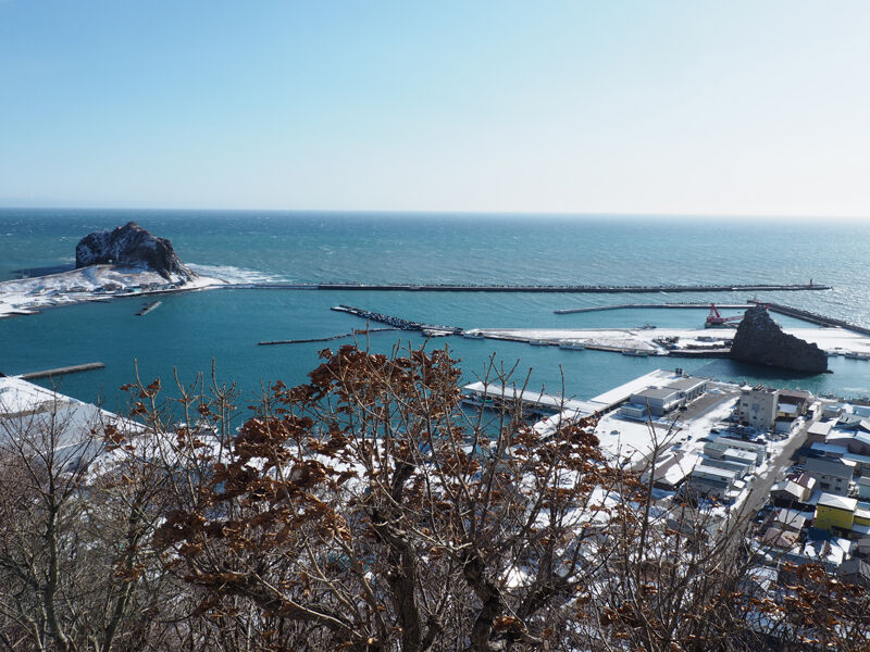 展望スポット 様似漁港と奇岩群を一望できる展望スポット 観音山展望台 北海道よりみち話 北海道の果てまで行ってみよう 展望スポット 様似漁港と奇岩群を一望できる展望スポット 観音山展望台 北海道よりみち話 北海道の果てまで行ってみよう
