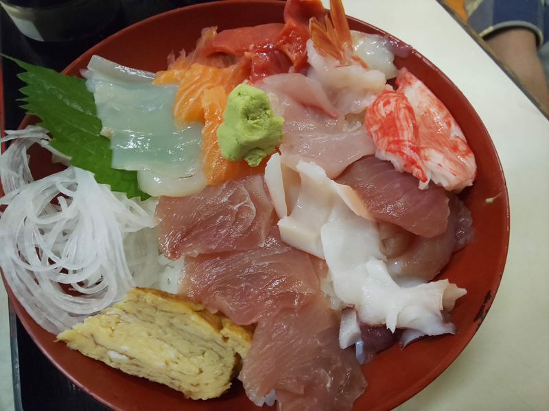 グルメ 1000円でネタ盛りだくさんの海鮮丼を堪能 旬鮮厨房三浦や 北海道よりみち話 北海道の果てまで行ってみよう グルメ 1000円でネタ盛りだくさんの海鮮丼を堪能 旬鮮厨房三浦や 北海道よりみち話 北海道の果てまで行ってみよう