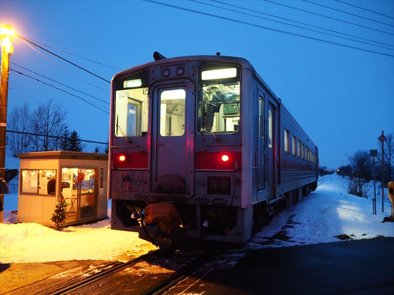 鉄道】普通列車も通過する小さな秘境駅で行われた最後のクリスマス