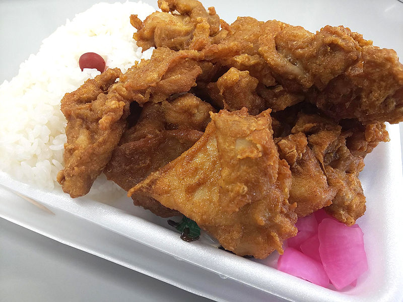 蓋が閉まらない巨大なザンギ弁当が名物 ヤムヤムが札幌市内に登場 北海道よりみち話 北海道の果てまで行ってみよう
