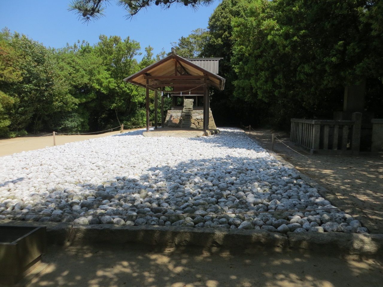 直島の家プロジェクト 護王神社 さぬきの中心から日々を語る 直島の家プロジェクト 護王神社 さぬきの中心から日々を語る