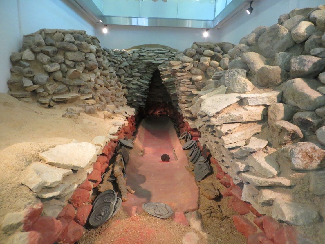 三角縁神獣鏡が33面出土した黒塚古墳 さぬきの中心から日々を語る