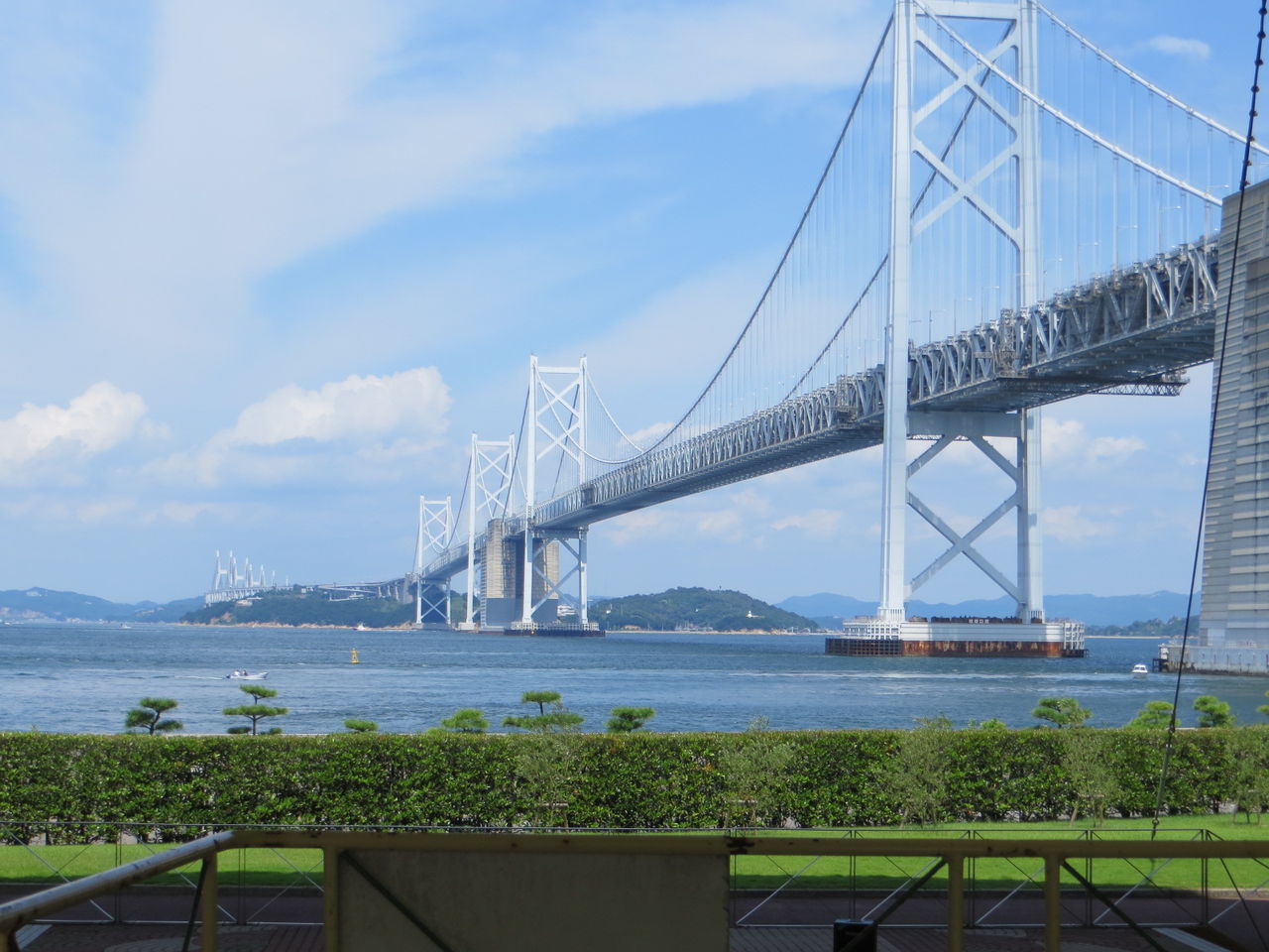 瀬戸大橋記念公園でのひと時 さぬきの中心から日々を語る 瀬戸大橋記念公園でのひと時 さぬきの中心から日々を語る