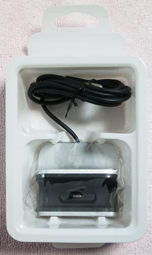 iPhone5_Belkin_ChargeSyncDock02