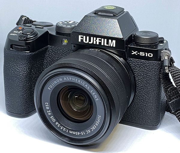 XC15-45mmF3.5-5.6 OIS PZ と 7Artisans 25mm F1.8 にレンズフードを