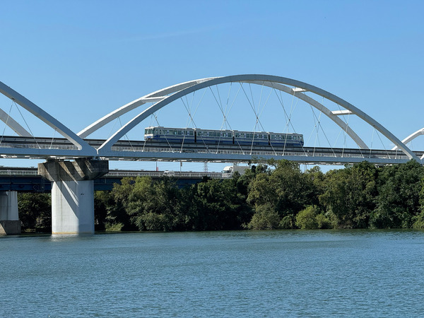 iPhone15ProMaxPhoto06Tele