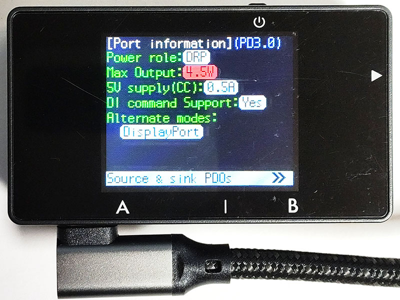 USBChecker3_17iPhone15ProMaxPort1