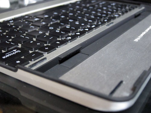 iPad_MobileBTKeyBoard06standPick