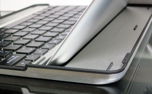 iPad3rd_withKeyCase09