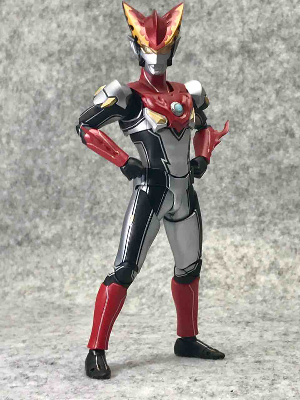 ウルトラマンロッソ フレイム SHF Amazon.com: TAMASHII NATIONS Bandai S.H. Figuarts Ultraman