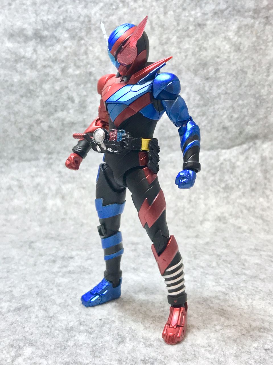 【特別品】 S.H.Figuarts 仮面ライダービルド ラビットタンクフォーム -20 Kamen Rider Kicks Ver.- バンダイスピリッツ フィギュアーツ BANDAI - 仮面ライダービルド ラビットラビット\u0026タンク