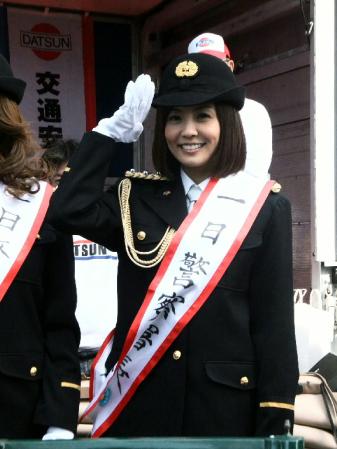 女子アナ 小林麻耶 ミニスカポリス 1日署長 巨乳
