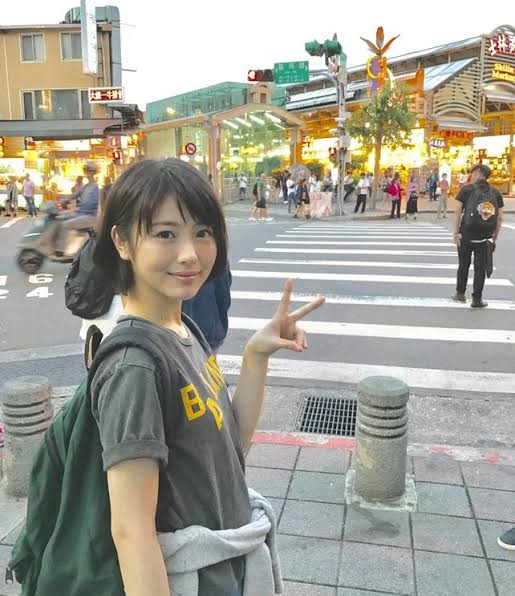 悲報 浜辺美波さん 紅蓮華を ぐれんか と読み間違いアニオタから叩かれる 同人速報