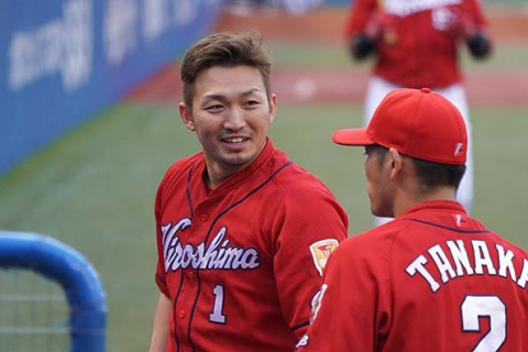 広島カープ 今村も思わず反応 新婚夫婦の2ショット写真 広島カープブログ 広島カープ 今村も思わず反応 新婚夫婦の2ショット写真 広島カープブログ