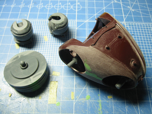 アッガイの合わせ目消し 後ろからガンプラ