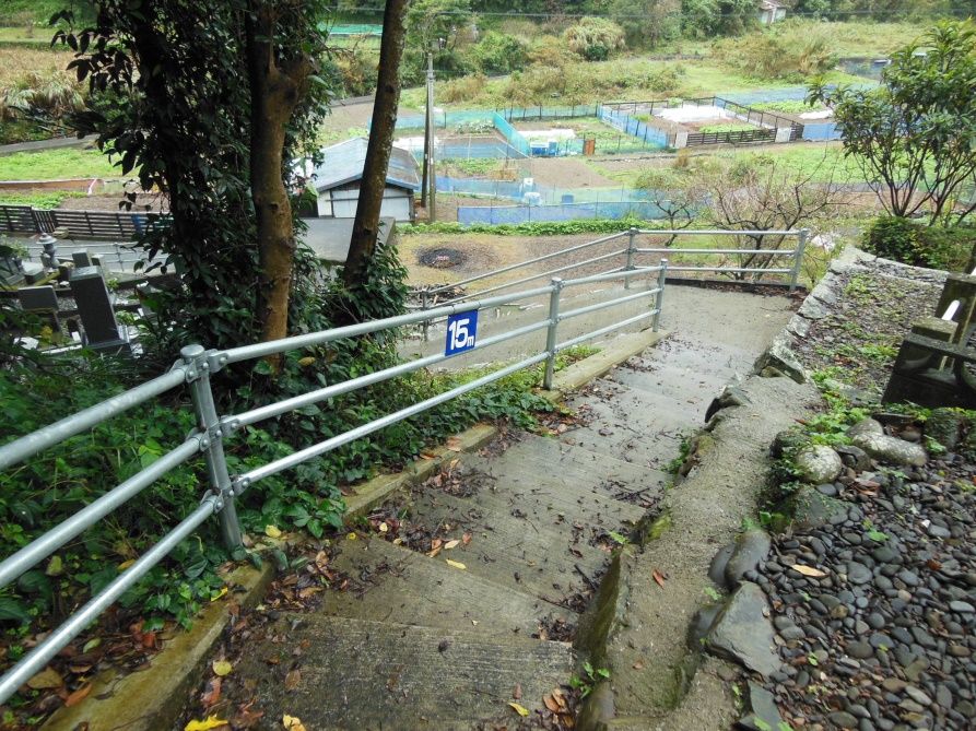 避難経路階段