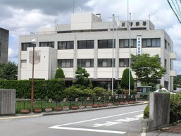 1200px-Sanda_police_station_Hyogo_prefecture_P8097266