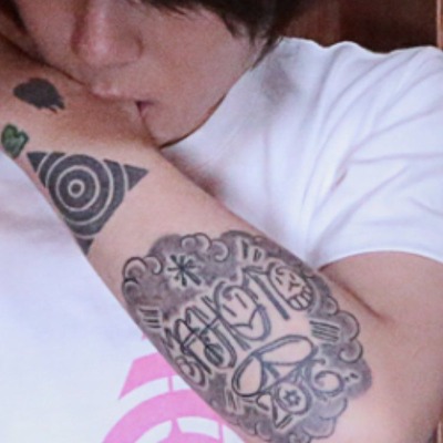 3vy9Yxn (1)