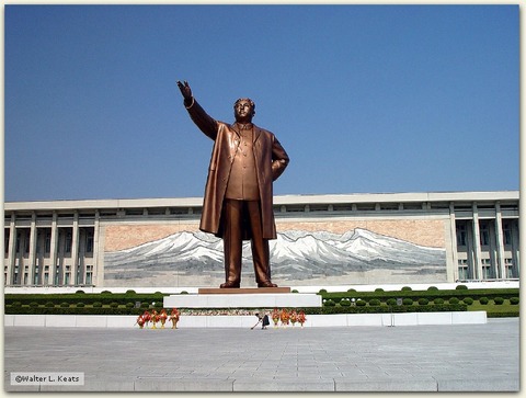 korn-Pyongyang-Kim IL Sung Statue-200206-DSC04378-crop
