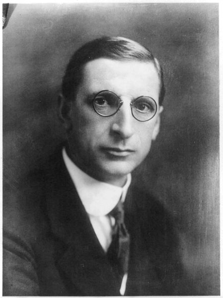 449px-Eamon_de_Valera_c_1922-30