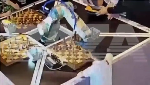 chess robot broke a 7 year old boy's finger