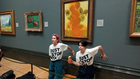 「気候変動活動家が化石燃料への抗議でゴッホの『油』絵にトマトスープを投げつける」海外の反応