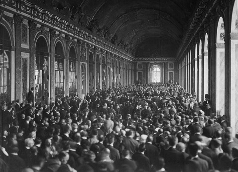 Treaty_of_Versailles_Signing,_Hall_of_Mirrors
