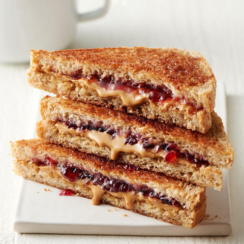 2018_grilled-peanut-butter-and-jelly_20336_600x600