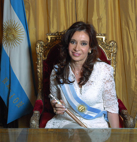 Cristina_Fernandez_de_Kirchner_-_Foto_Oficial_2