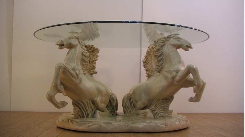 馬台座ガラステーブル