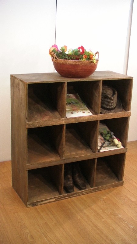 ☆昔の小学校で使われていた古木の靴箱☆ : 中古家具・USED 