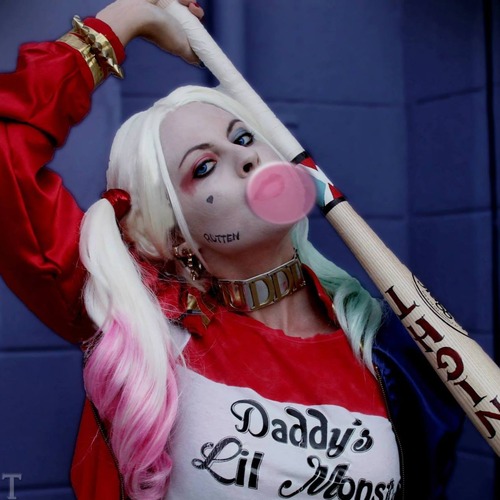 Suicide_Squad-Harley_Quinn-Cosplay-Genevra-001