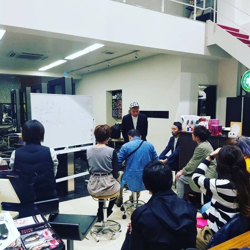 28471458_1578636365577760_3534732299244199968_n