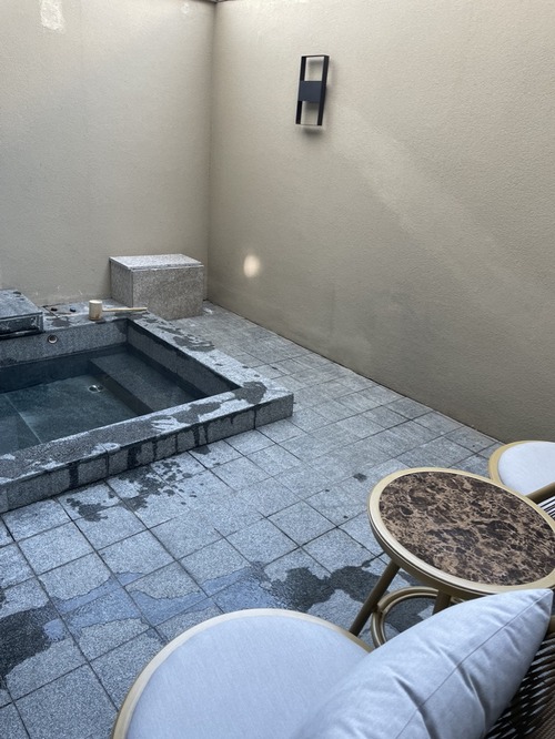 50379795-C47E-4E89-ACA2-8B178214525B_1_105_c