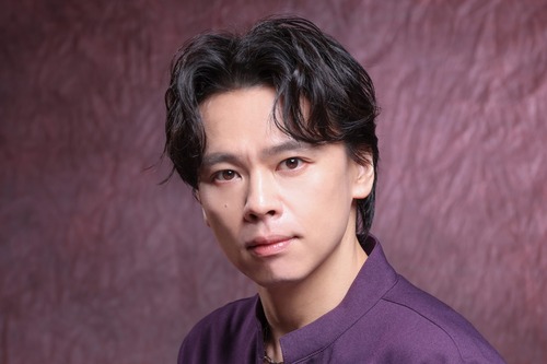 中川晃教アーティスト写真2025-1-2048x1365