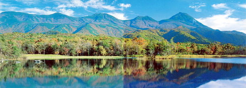 知床連峰　右から　羅臼　三ツ峰　サルイシ　オッカパケ