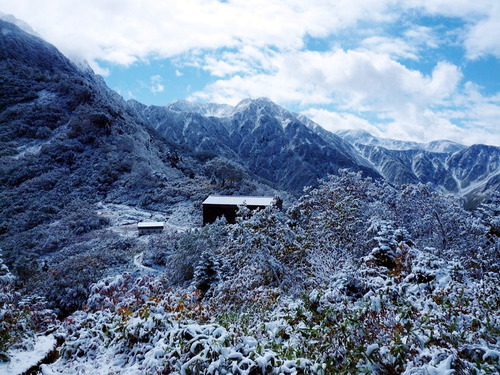 534615_168869466570845_1352001378_n