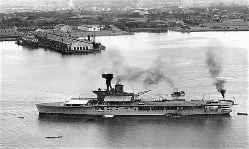 HMS_Hermes_(95)_at_Honululu_c1924　大