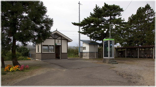 1024px-JR_Seheji_sta_001