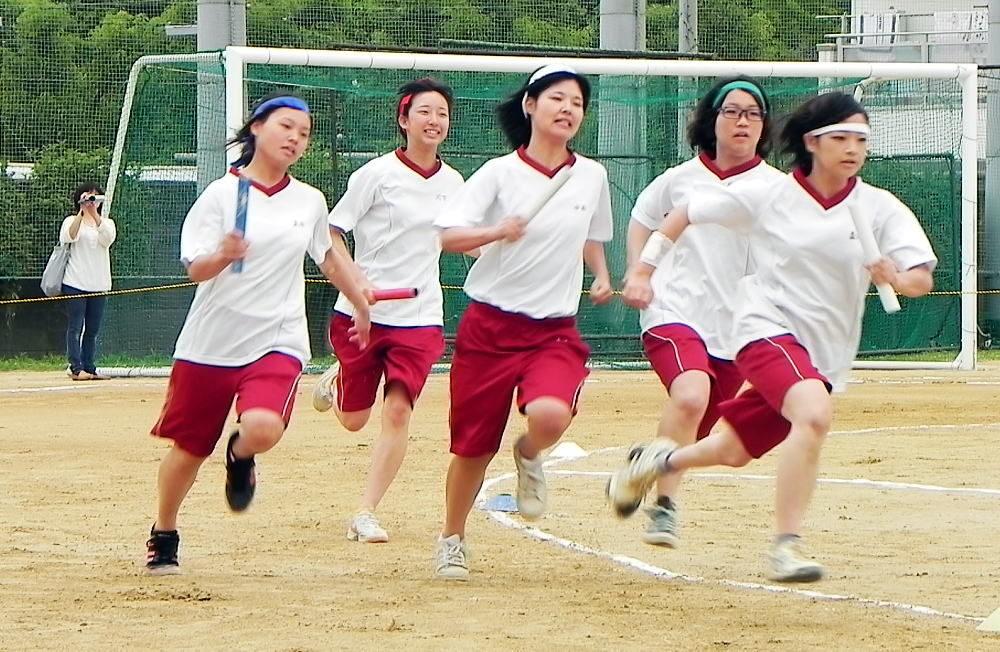 Drecom Isao Oのブログ 泉陽高校体育祭 12 女子900ｍリレー