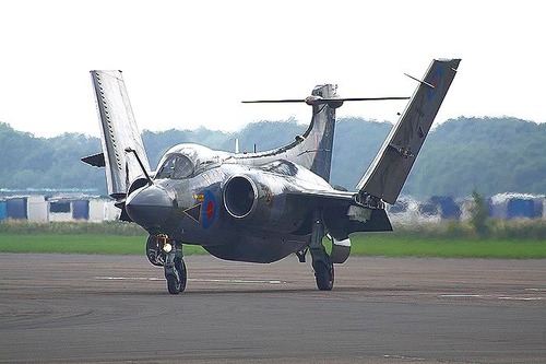 1280px-Buccaneer_wing_fold_(9596287649)