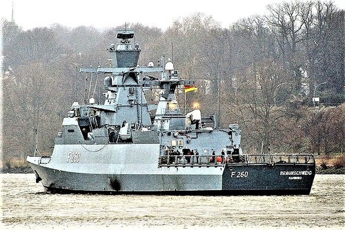 ドイツKorvette_Braunschweig_F260_3026