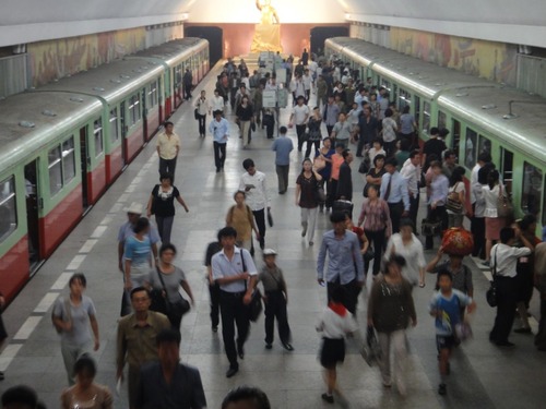 地下鉄駅構内*