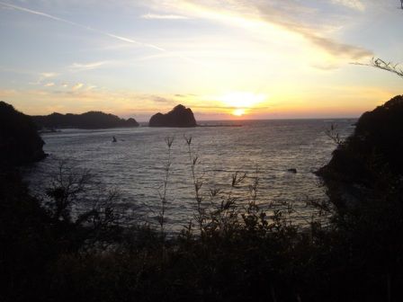 今山遊歩道　夕日の始まり