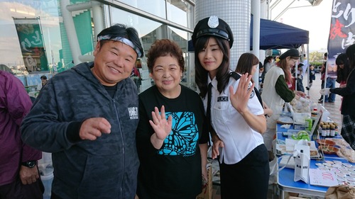 DSCPDC_0001_BURST20181028134412352_COVER